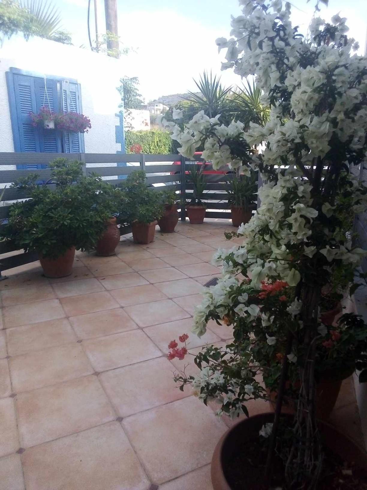 The Getaway Apartment Agia Marina  Exterior photo