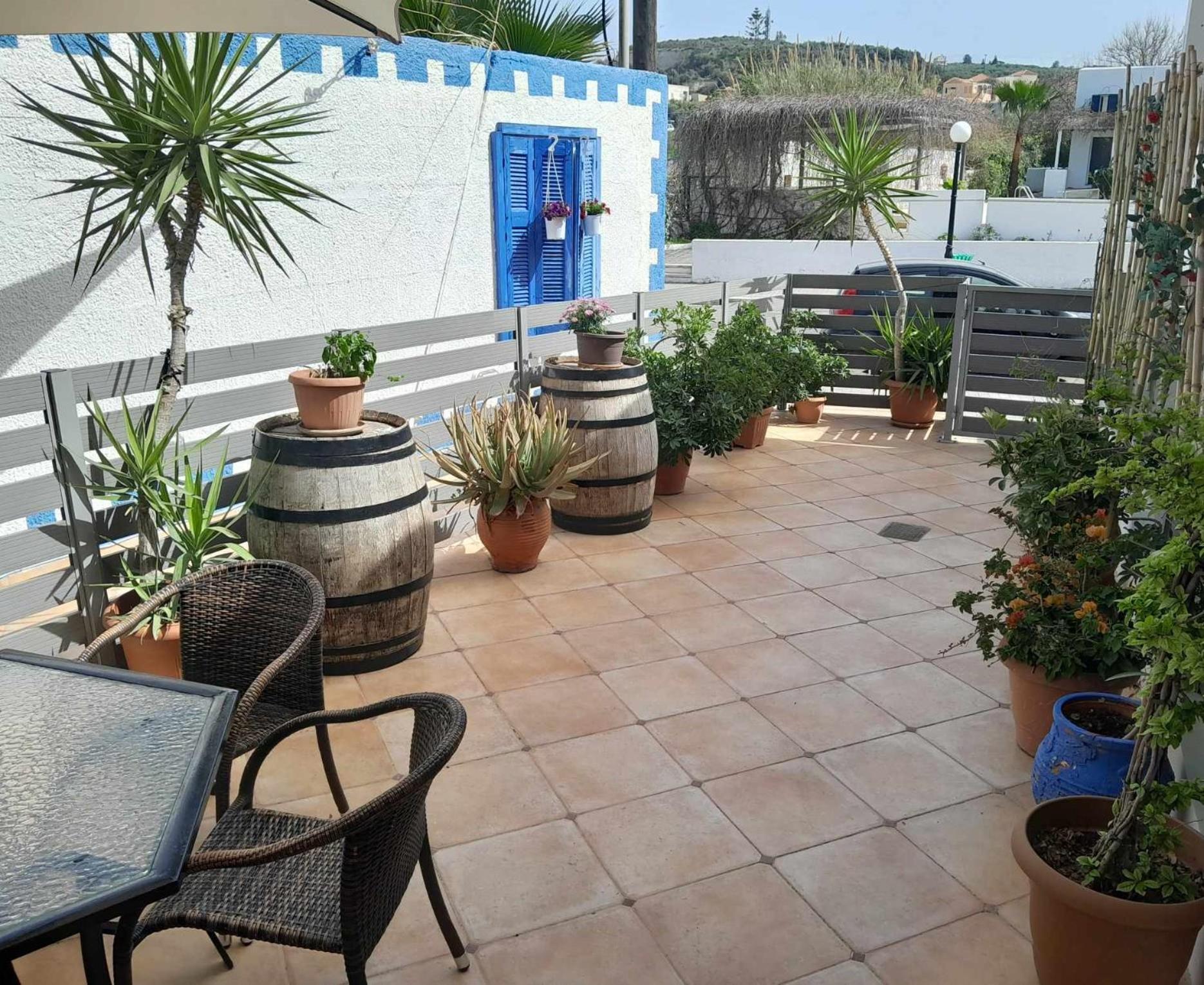 The Getaway Apartment Agia Marina  Exterior photo